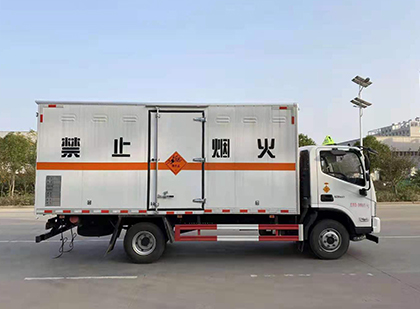 昌化镇爆破器材运输车