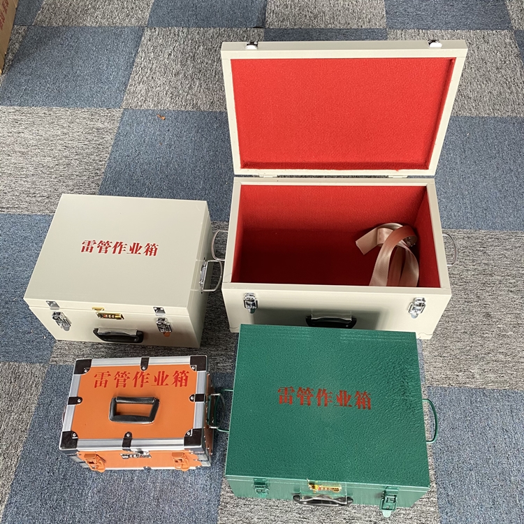 昌化镇爆破工程作业箱如何选择？玻璃钢与传统材质的全面对比